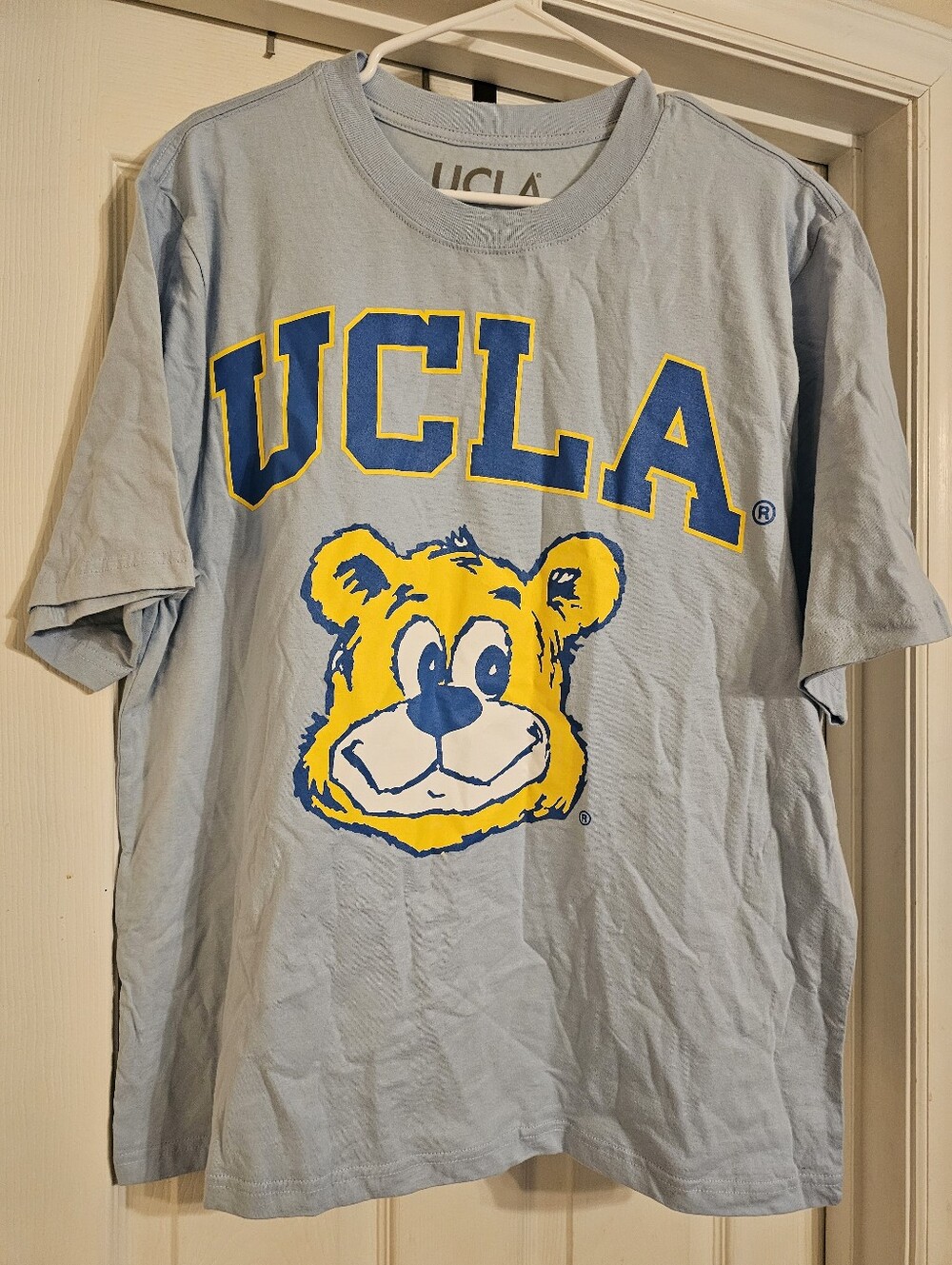 NWT UCLA Bruins T-Shirt. Size:M.